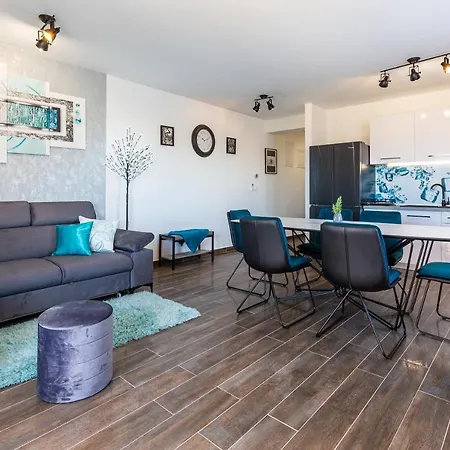 Oliva Vallis * Zára