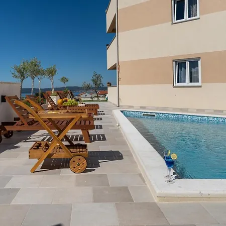 Oliva Vallis Apartman