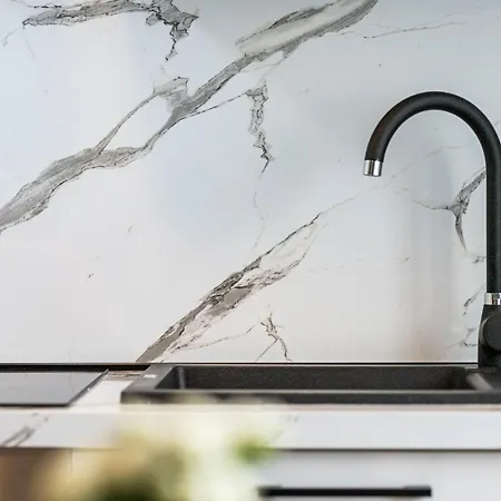 Oliva Vallis * Zára