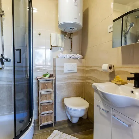 Oliva Vallis Apartman Zára