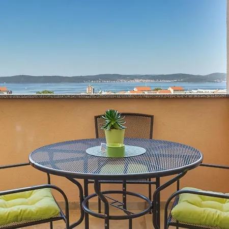 Oliva Vallis * Zára