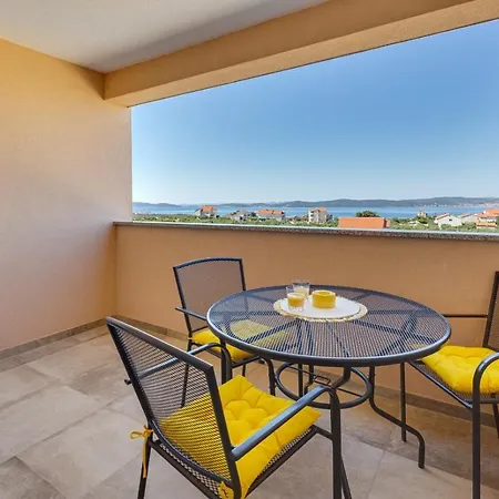 Oliva Vallis Apartman