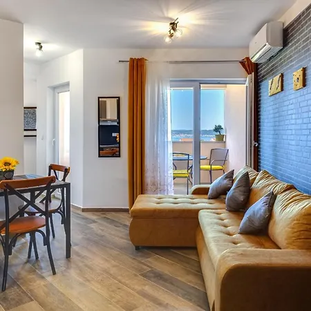 Oliva Vallis * Zára