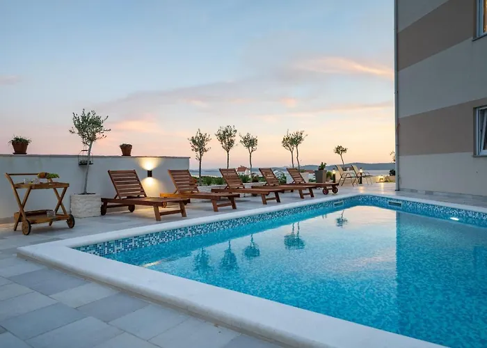 Oliva Vallis * זאדאר