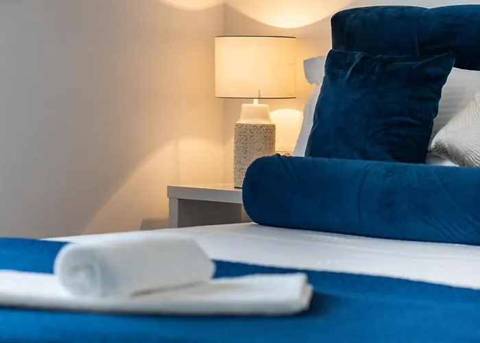 Oliva Vallis * זאדאר