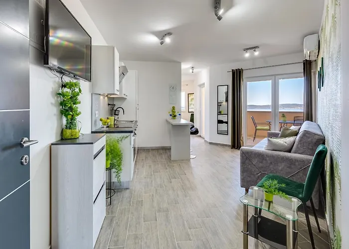 Oliva Vallis זאדאר